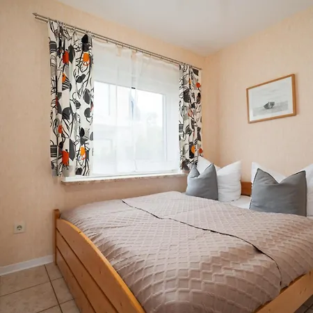 Strandallee 16 Mohnblume