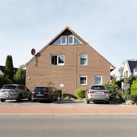Strandallee 16 Mohnblume
