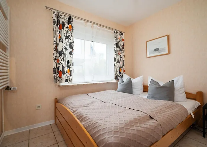 Strandallee 16 Mohnblume